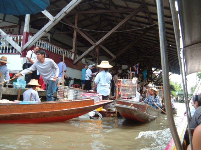 floatingmarket4.jpg